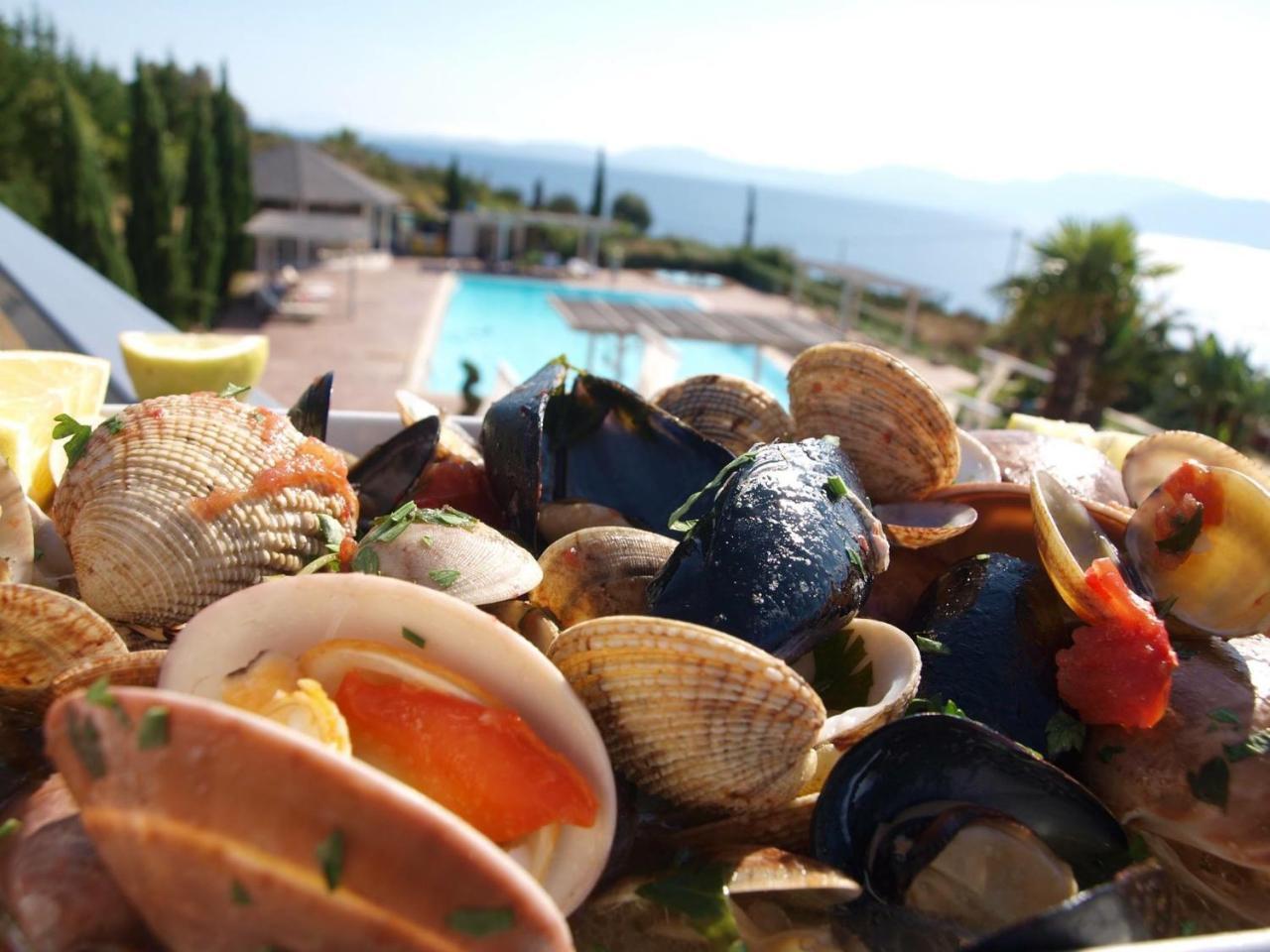 Thalassa Hotel & Spa Palairos Bagian luar foto